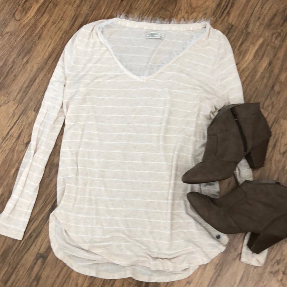 🌻3/$10 Abercrombie Long Sleeve